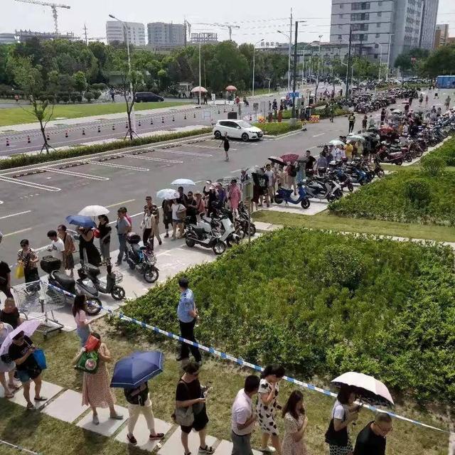 Costco青海开业超值好货火爆到要限流！平安Costco联名卡办到就是赚到！(图1)