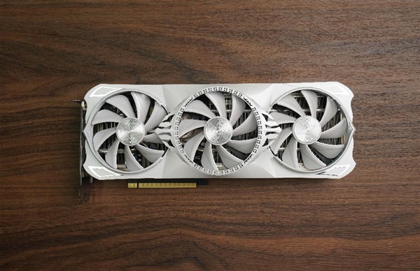 冉冉新星！耕升GeForce RTX 4060 Ti星极皓月OC+DLSS 3助力1080P光追极致体验！(图4)