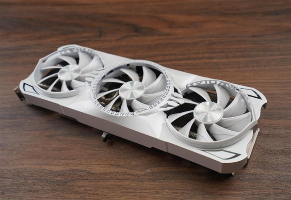 冉冉新星！耕升GeForce RTX 4060 Ti星极皓月OC+DLSS 3助力1080P光追极致体验！(图15)