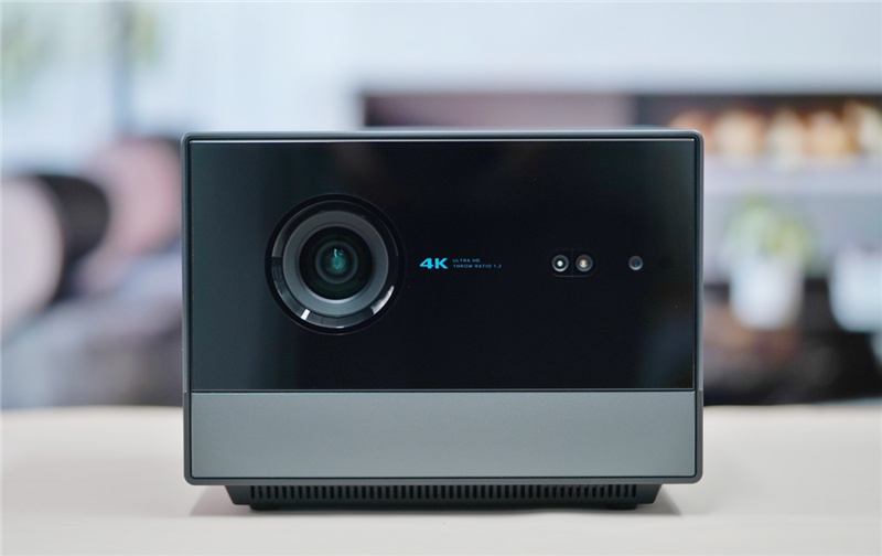 海思V811+全玻璃镜头是什么体验！当贝F6评测：6K价位亮度最高的4K投影仪(图1)