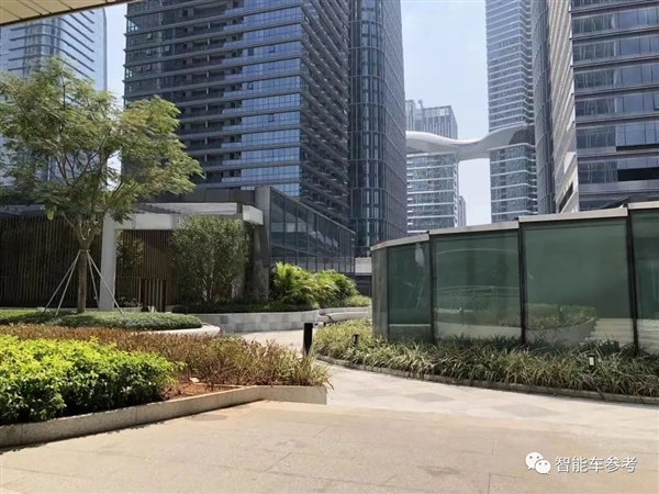 蔚来造手机 一股OPPO味(图2)
