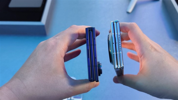 G形三折叠史上首款!三星Galaxy Z TriFold上手(图1) G形三折叠史上首款!三星Galaxy Z TriFold上手(图1)