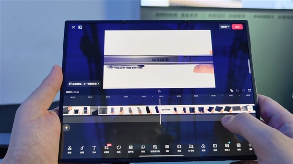 G形三折叠史上首款!三星Galaxy Z TriFold上手(图6) G形三折叠史上首款!三星Galaxy Z TriFold上手(图6)