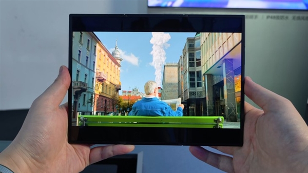 G形三折叠史上首款!三星Galaxy Z TriFold上手(图8) G形三折叠史上首款!三星Galaxy Z TriFold上手(图8)