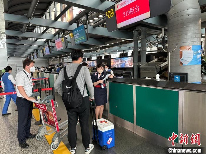 为保障人体捐献器官运输 东航一航班主动延迟72分钟起飞(图2)