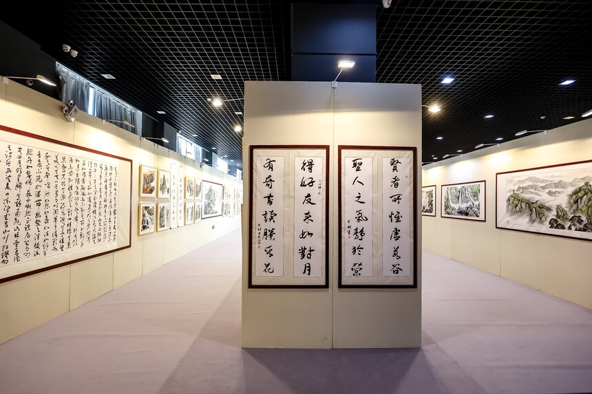 1727798484318487.jpg 武鹏、程炯陶庆祝新中国75华诞书画展在京开幕(图11)